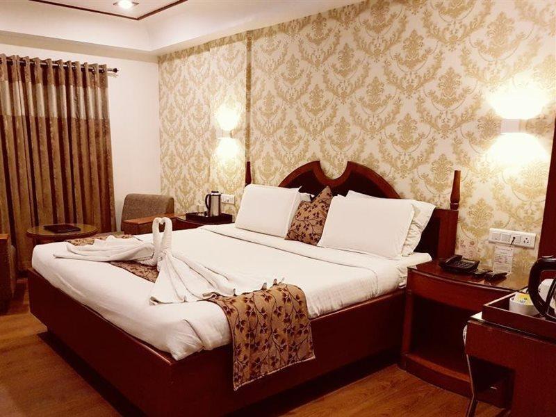 Hotel Punjab Palace Райпур Экстерьер фото