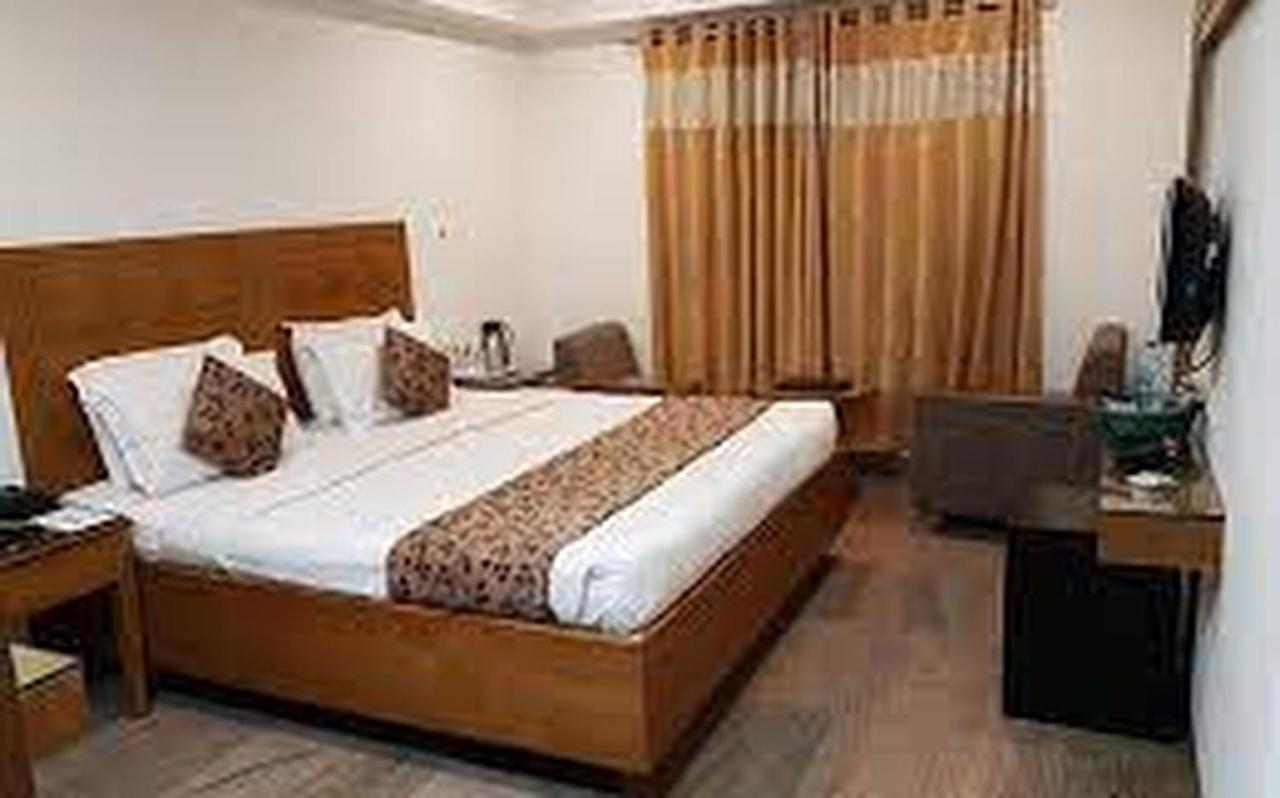 Hotel Punjab Palace Райпур Экстерьер фото
