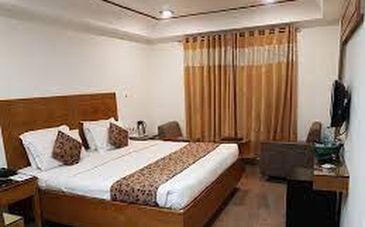 Hotel Punjab Palace Райпур Экстерьер фото
